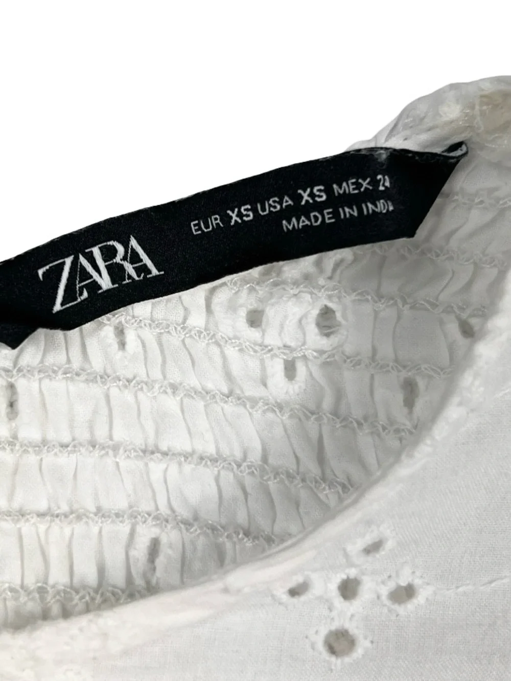 Zara‎ White Eyelet Puff-Sleeve Crop Top